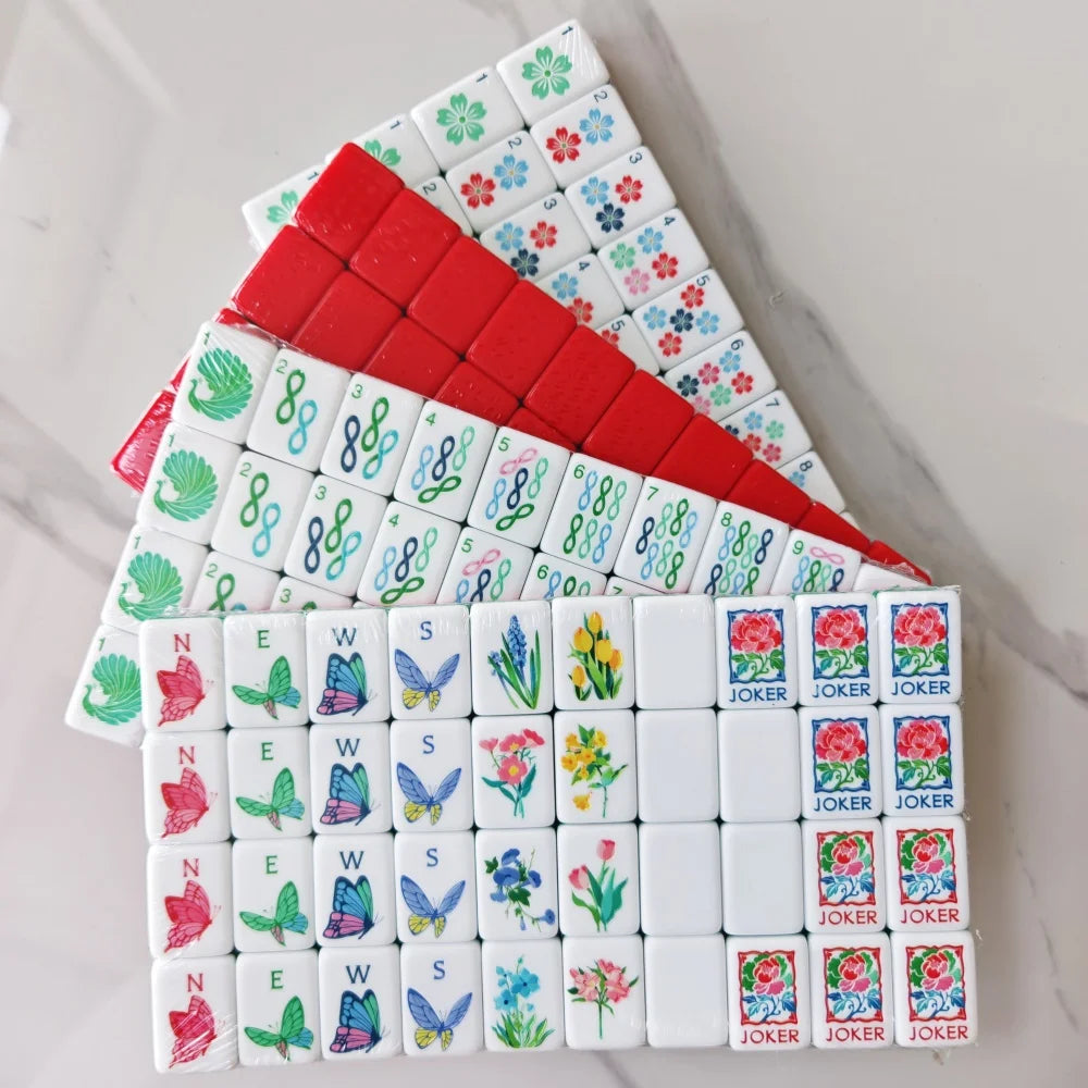 New Trending Luxury Engraved American Mahjong Set 4-Layer Acrylic Mahjong Tiles Red Mah Jongg Travel Sets for Home Board Games