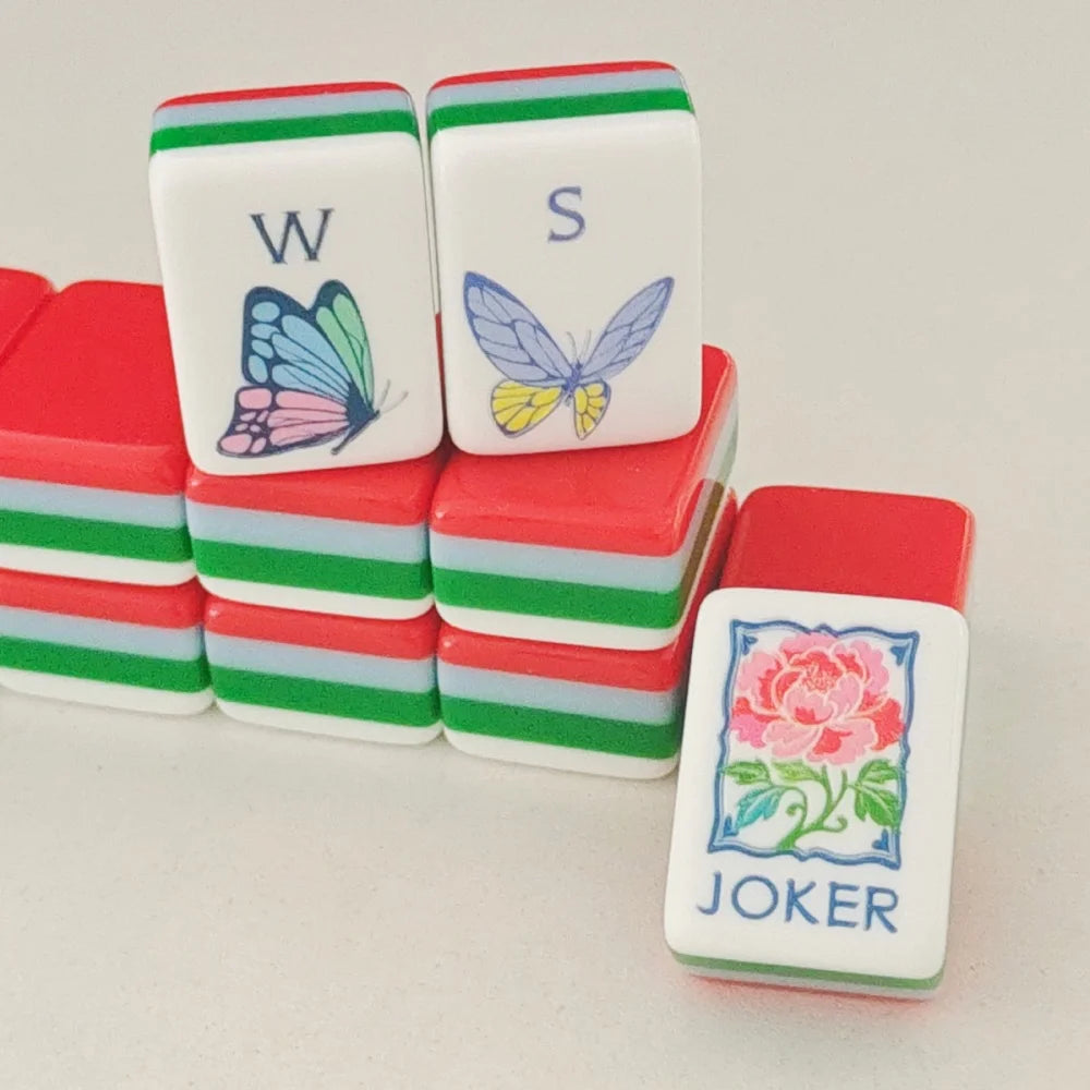New Trending Luxury Engraved American Mahjong Set 4-Layer Acrylic Mahjong Tiles Red Mah Jongg Travel Sets for Home Board Games